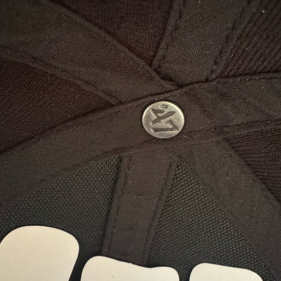 NEW YORK YANKEES BLACK BASEBALL CAP 47 BRAND OSFA NWOT - Picture 7 of 11